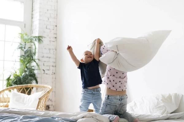Bett für kleine Wirbelwinde – sicher & gemütlich - Smartwood